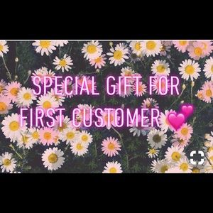 Special gift for my first customer. 💕
